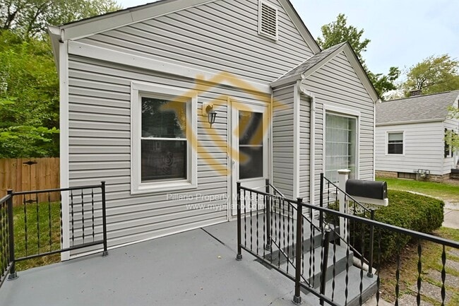 Building Photo - ** COMING SOON ** A beautifully renovated ...
