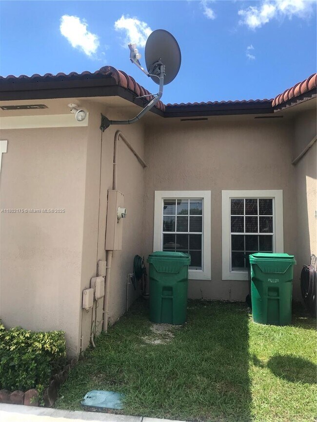 Foto del edificio - 17044 SW 137th Ct