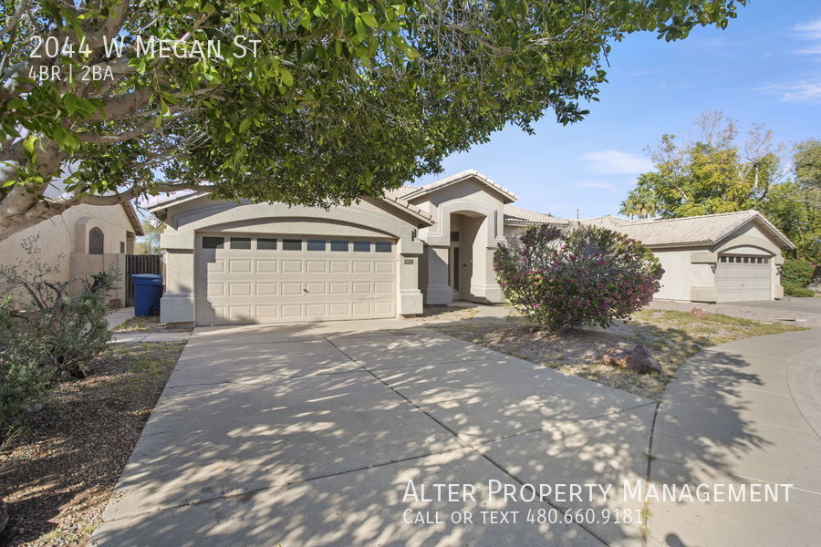Foto principal - Beautiful 4 Bedroom 2 Bath Home with pool