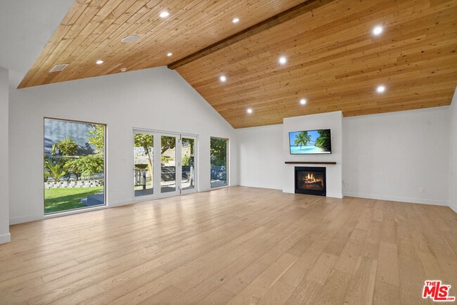 Foto del edificio - 3604 Stewart Ave