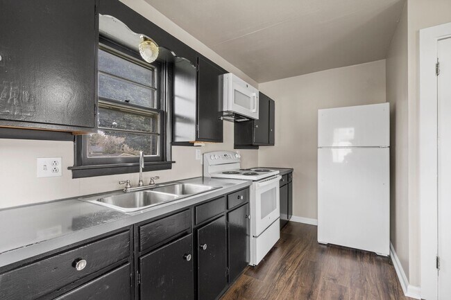 Building Photo - 3 Bedroom 1 Bath Home for Rent in Perry