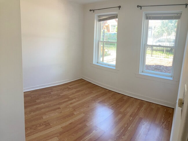 Foto del edificio - 2521 W Haddon Ave