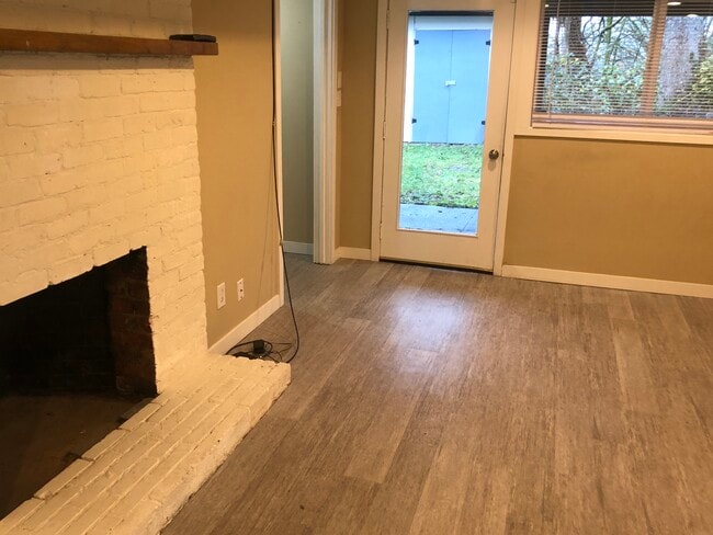 Building Photo - 5530 S 129th St