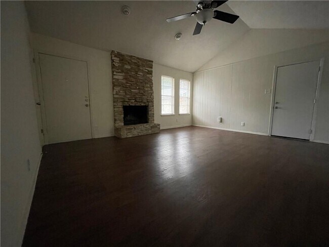 Foto del edificio - 6402 Hickman Ave