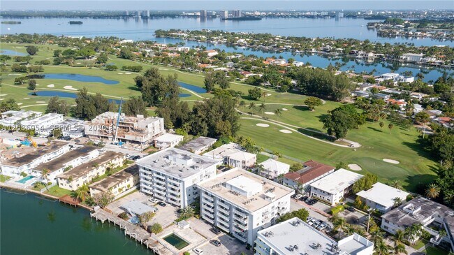 Building Photo - 110 S Shore Dr