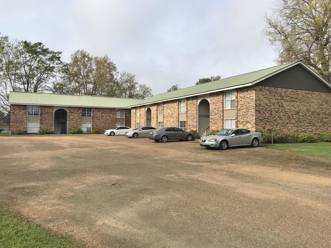 600 E St Unit 6, Crystal Springs, MS 39059 Apartment for