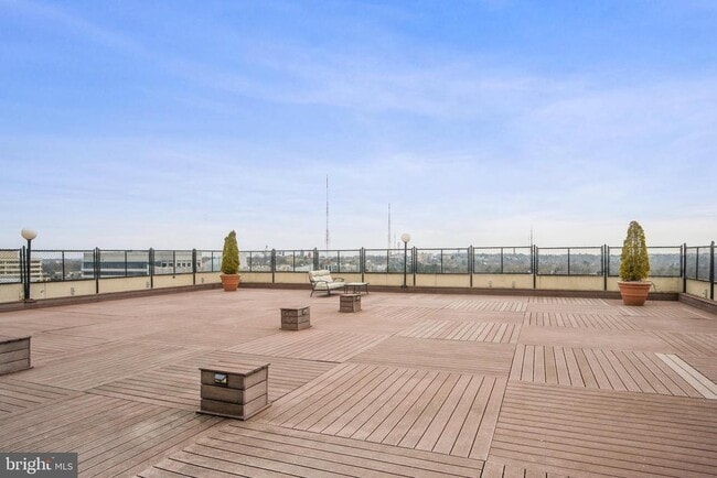 Foto del edificio - 4515 Willard Ave