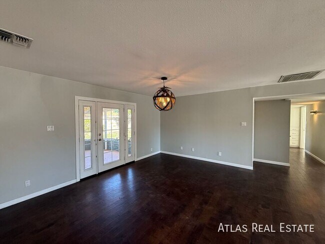 Foto del edificio - 6820 E Pinchot Ave