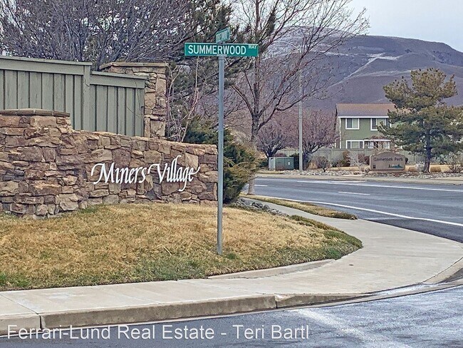 Building Photo - 3 br, 2 bath House - 10160 Donner Peak Dr