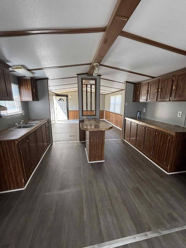 Foto principal - 132 Yarbro Rd