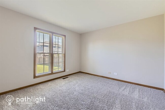 Building Photo - 2631 Partlow Dr