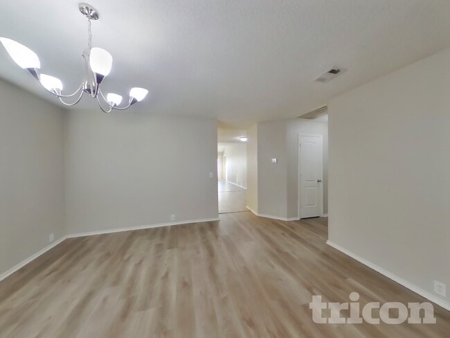 Building Photo - 4512 Merlot Dr