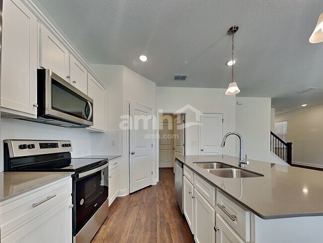 Foto del edificio - 27257 St Andrews Ave