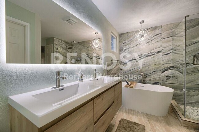 Building Photo - 2947 S Lisbon Way