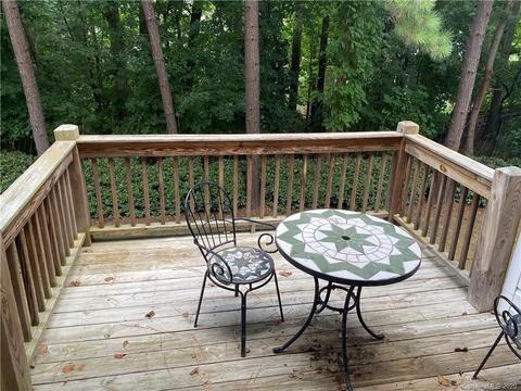 Foto principal - 8791 Robinson Forest Dr