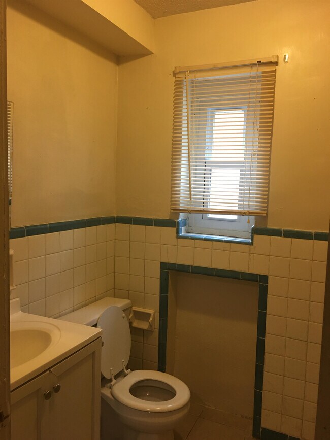 Building Photo - 141 Glenridge Pl