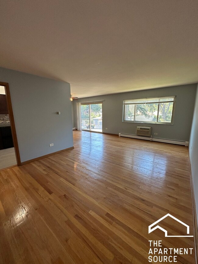 Photo - 1004 S River Rd Apartment