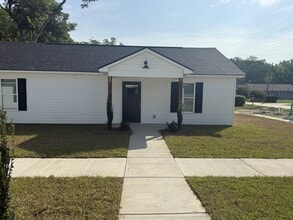 Building Photo - 534 Jessamine St