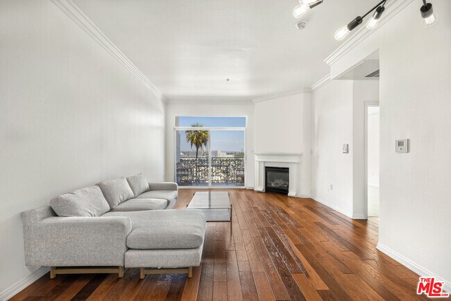 Building Photo - 3750 Santa Rosalia Dr