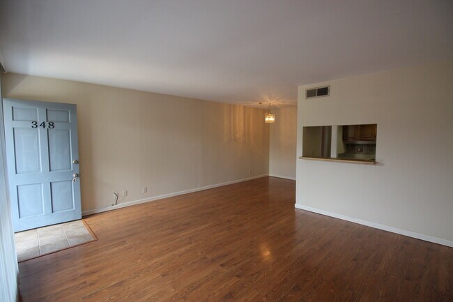 Foto del edificio - 8401 N New Braunfels Ave