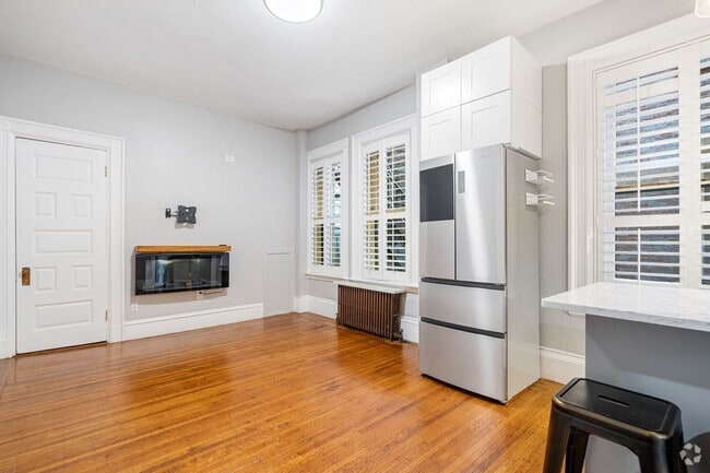 Building Photo - 261 Beacon St