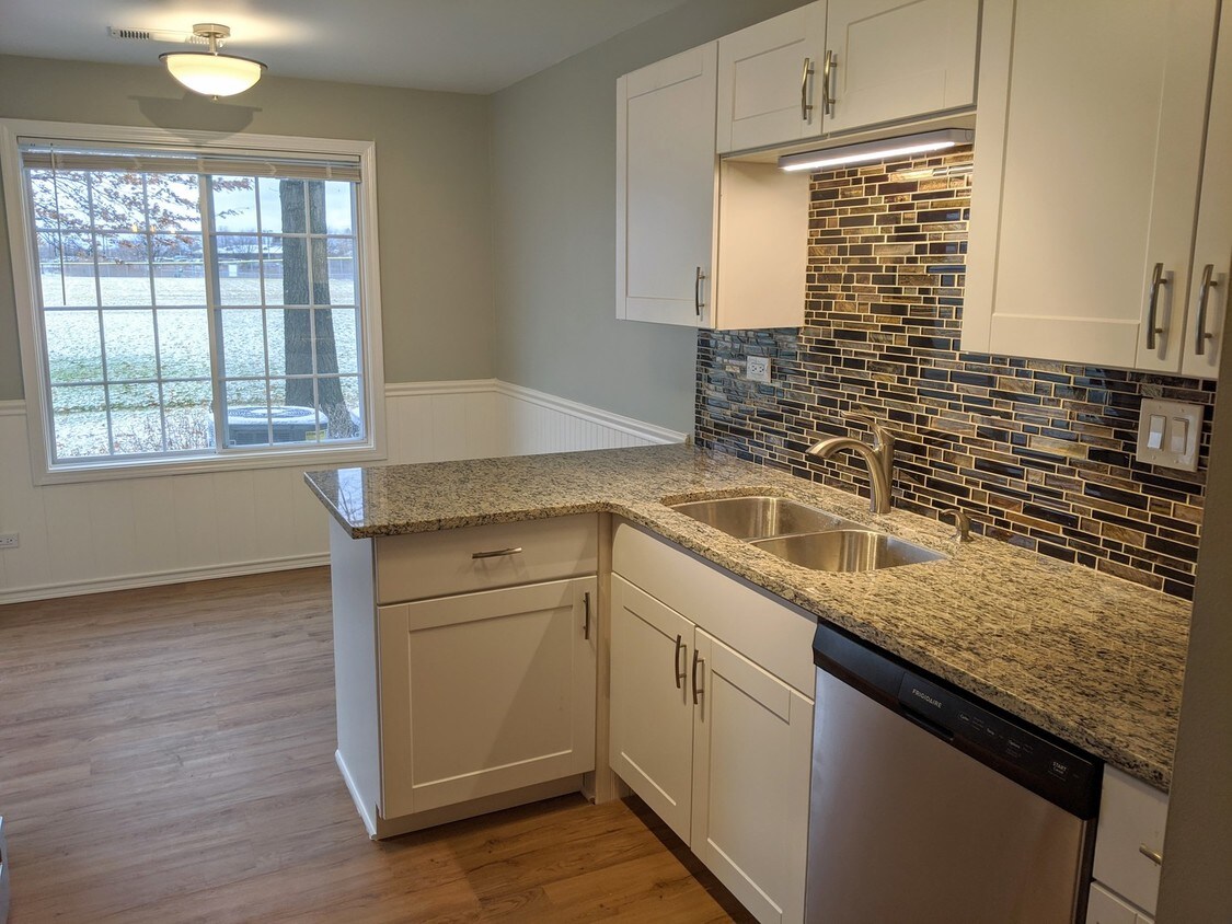 Foto principal - 280 Ashbury Ln W