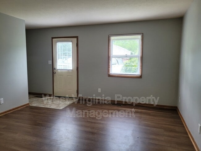Building Photo - 156 Cardinal Wy