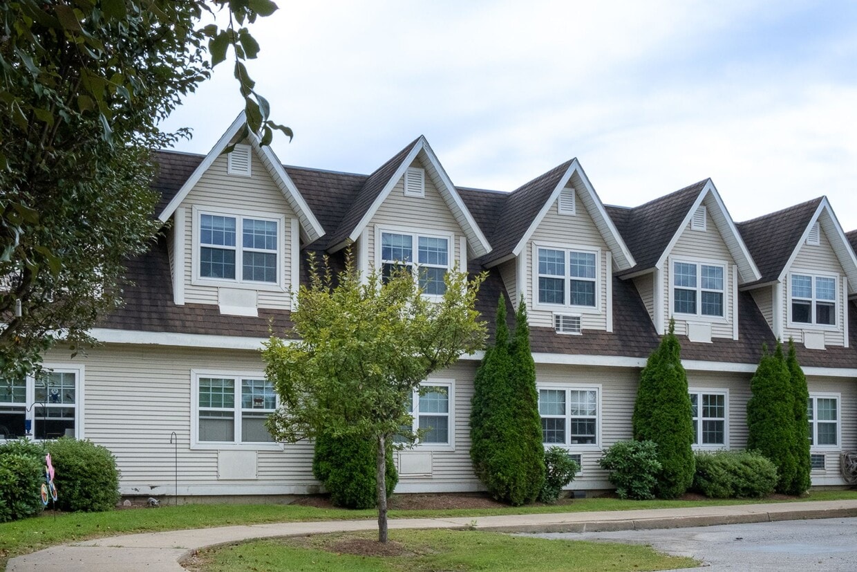 Primary Photo - 1 bed, 1 bath independent senior living (5...