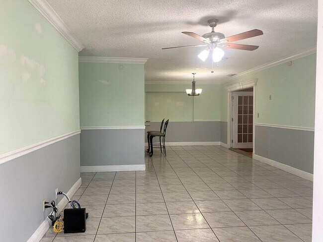 Foto del edificio - 2868 Lillian Ln