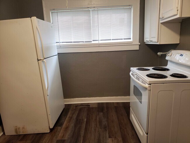 Foto del edificio - 1427 W 25th St