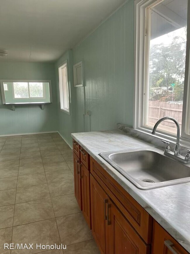 Building Photo - 3 br, 1 bath House - 84-123 Jade Street