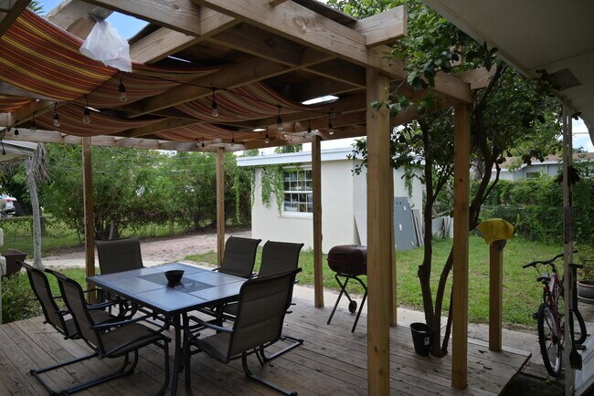 Foto del edificio - 1331 NW 3rd St