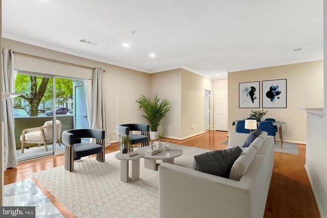 Foto del edificio - 1701 Lake Shore Crest Dr