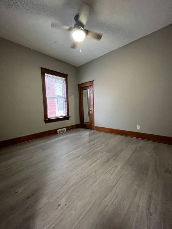 Foto del edificio - 2049 Worthington Ave