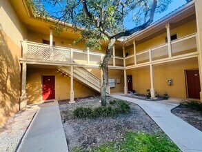 Building Photo - 4791 Via Palm Lakes