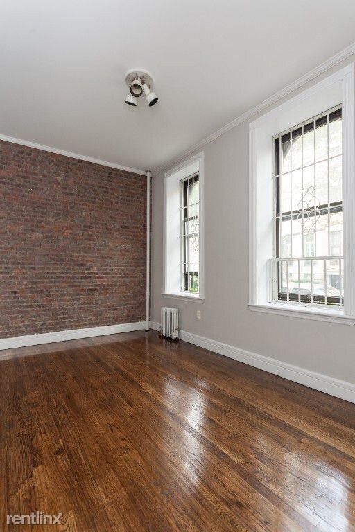 Foto del edificio - 336 E 13th St