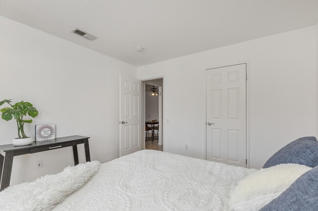 Building Photo - 78650 Ave 42