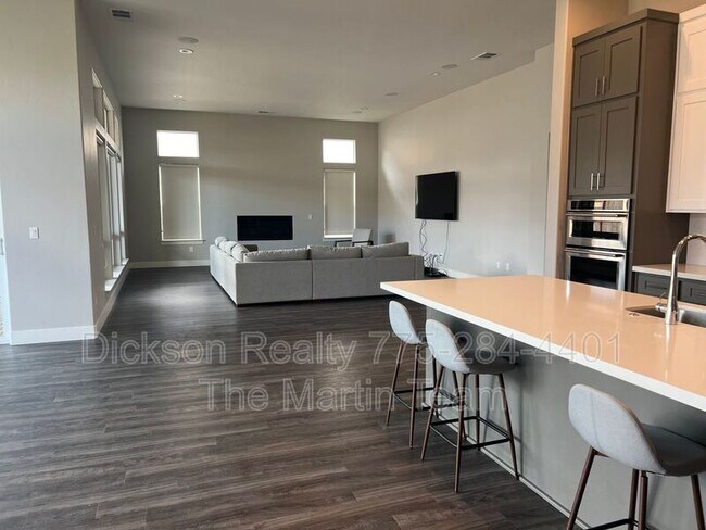 Building Photo - 286 Shackleton Dr
