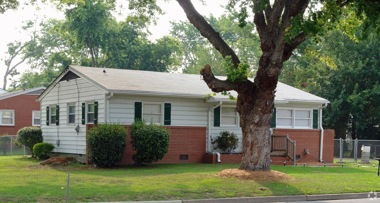 Primary Photo - 58 Ferguson Ln