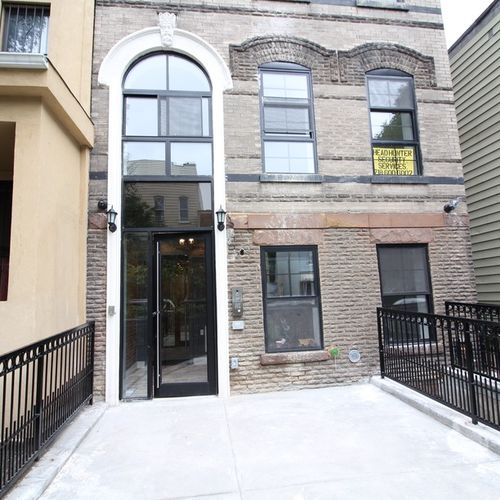 Building Photo - 133 Woodbine St