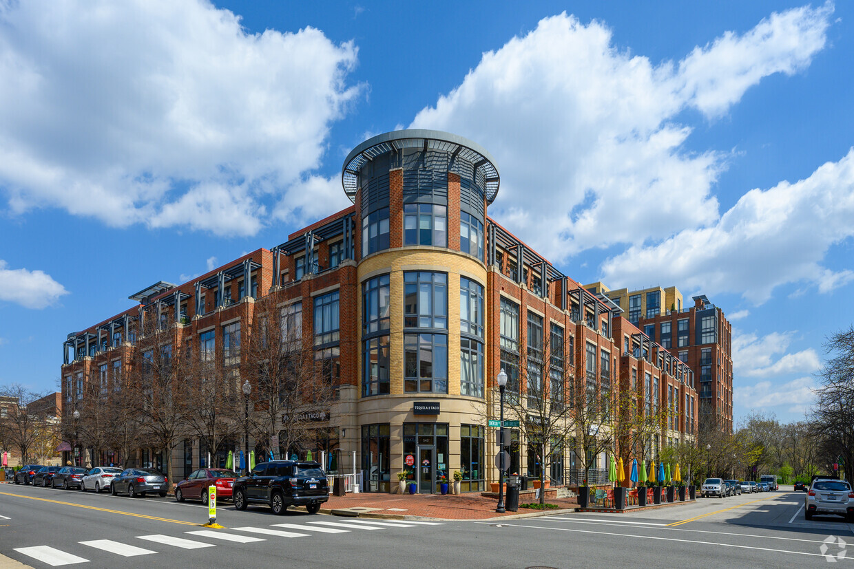 Foto principal - The Condominiums At Carlyle Square