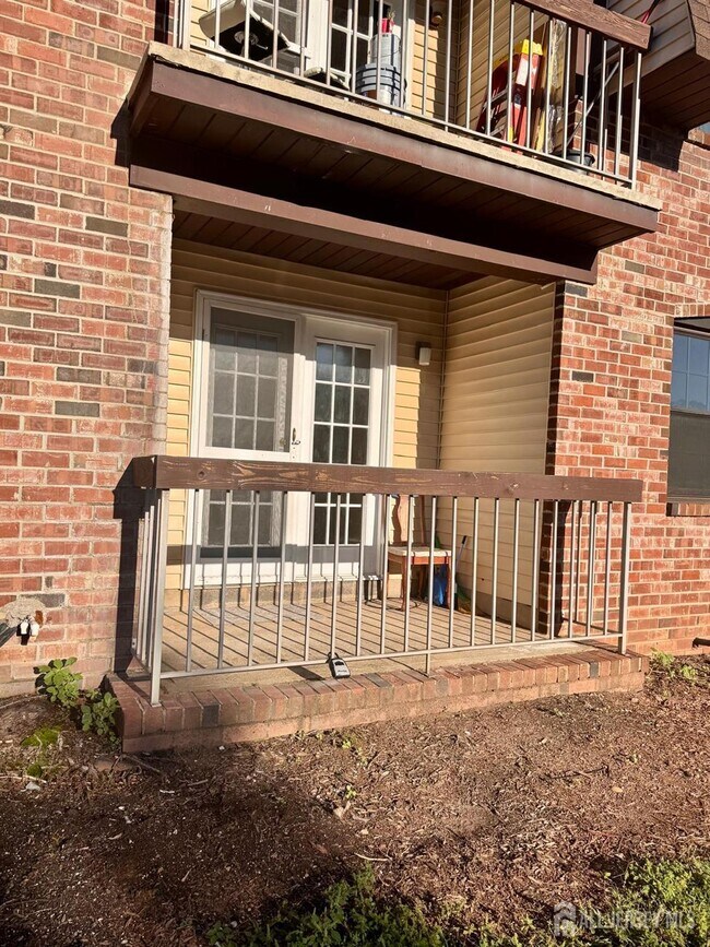 Foto del edificio - 1202 Green Hollow Dr