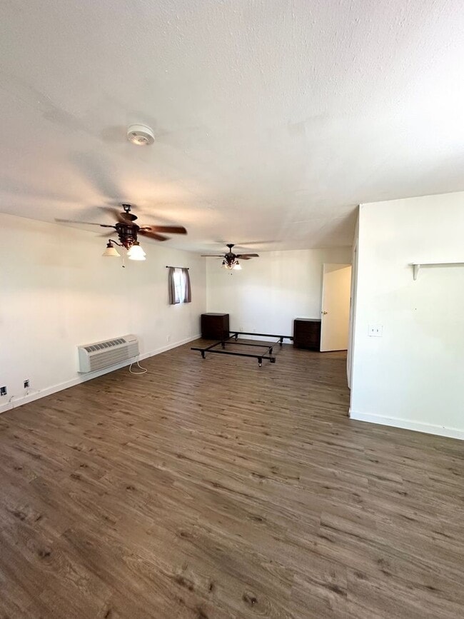 Building Photo - Studio House For Rent ASAP!