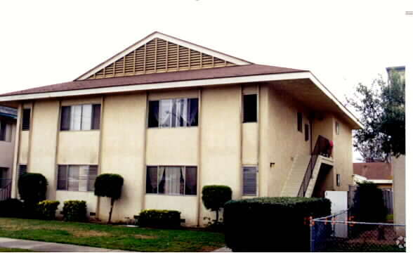 Building Photo - 214 Canterbury Way