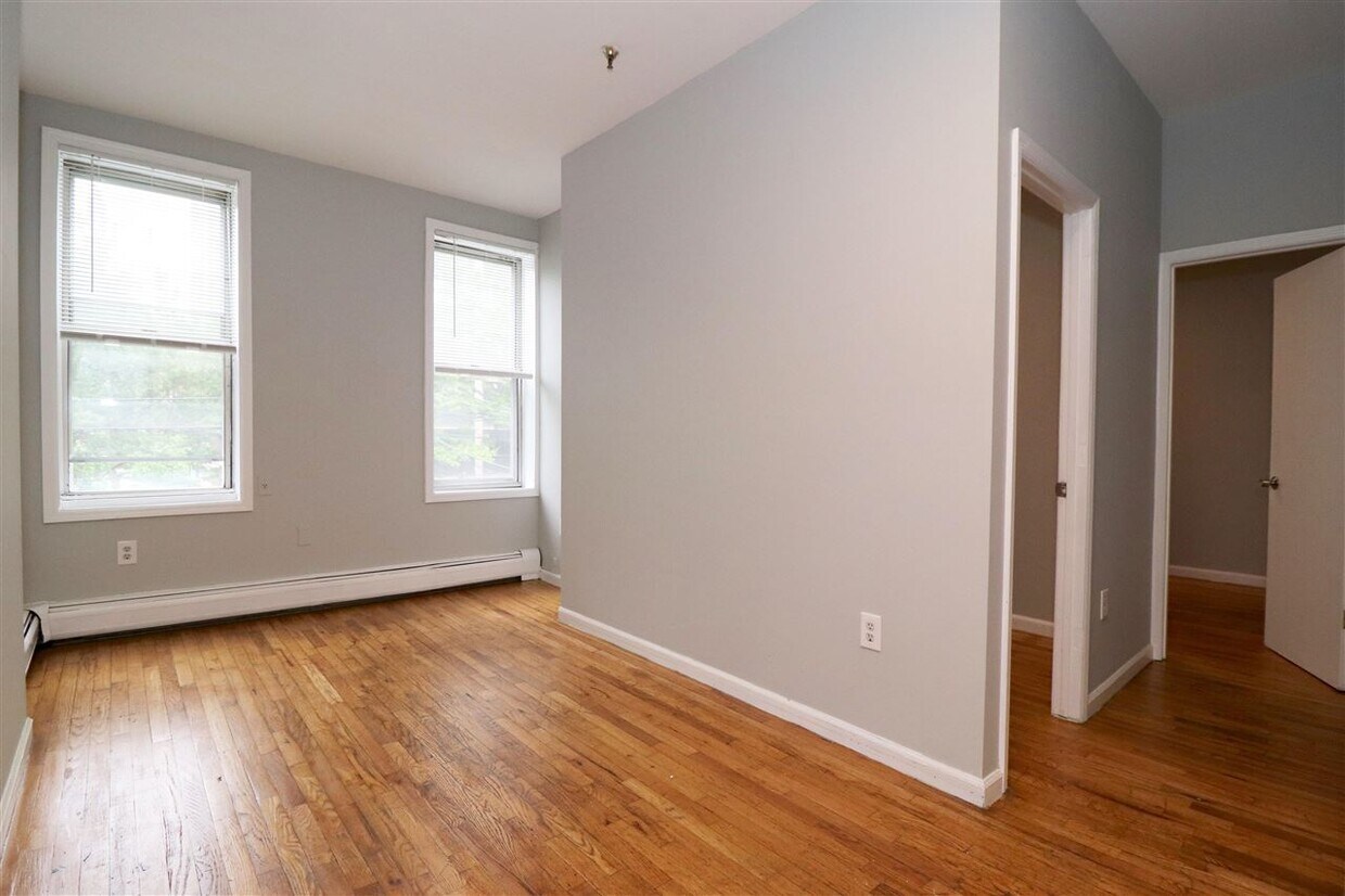 Primary Photo - 108 Adams St