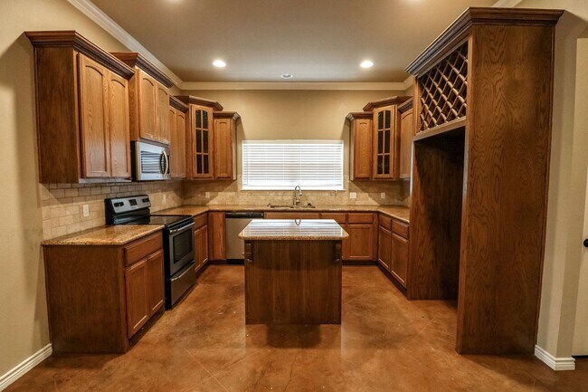 Building Photo - 3 Bedroom home in Surrey Ridge.