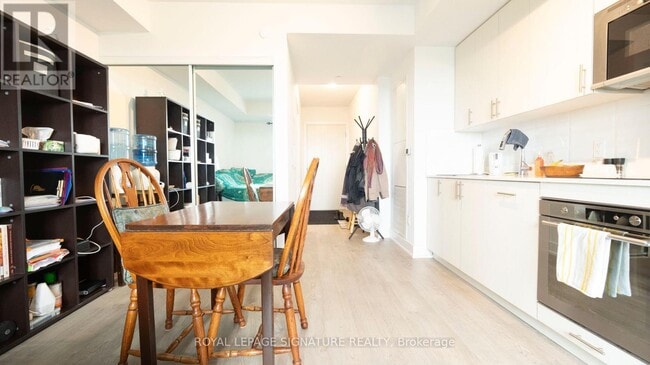Photo du bâtiment - 2550-2550 Simcoe St N