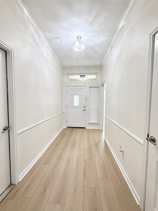 Foto del edificio - 236 Almond Dr