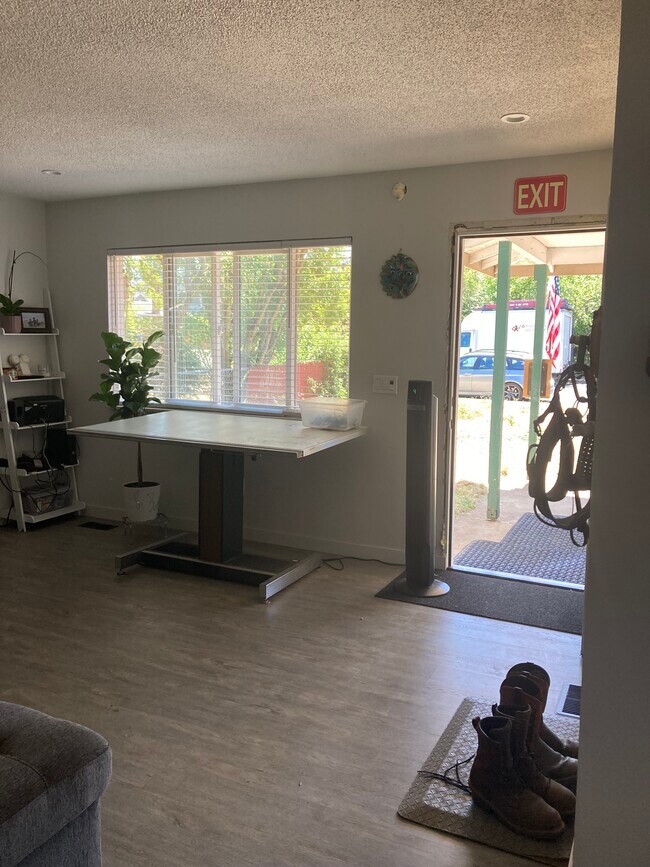 Foto del edificio - 5915 SE Carlton St