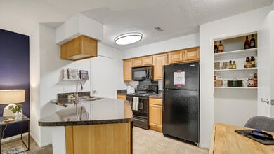 Building Photo - TGM Meadow View